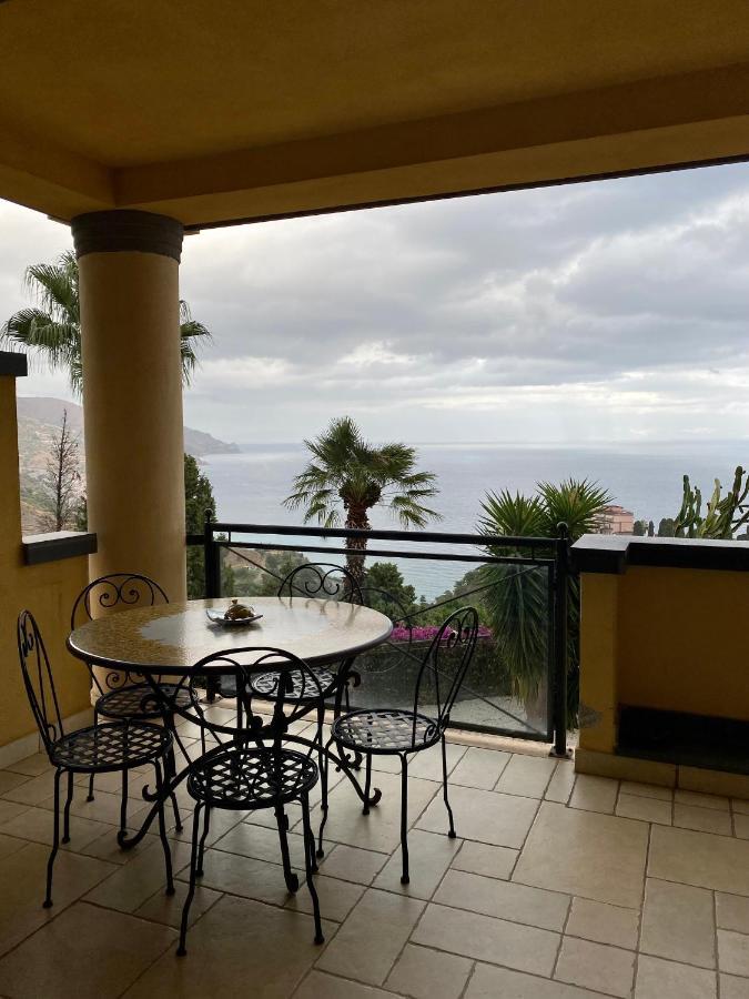 Taormina Bella Vista Apartment In Center With Pool By Taormina Holidays Eksteriør billede